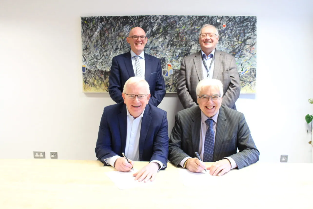 Signing-of-MOU-scaled